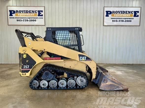 CAT 257 Мини-погрузчики