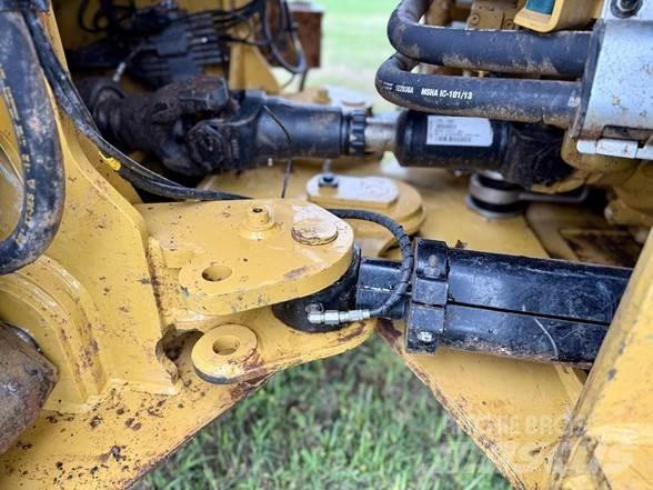 CAT 938M Фронтальные погрузчики