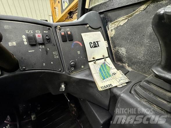 CAT TL642C Телескопические погрузчики