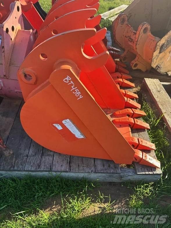 Kubota BT4584 Ковши