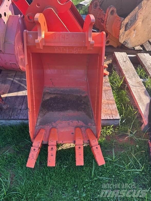 Kubota BT4584 Ковши