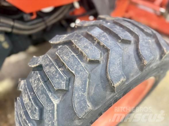 Kubota L39 Экскаваторы-погрузчики