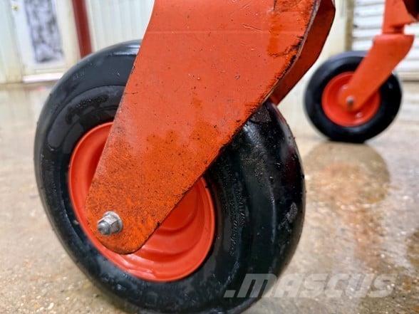 Kubota Z121S Zero turn косилки