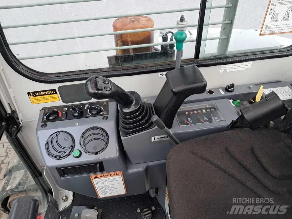 Takeuchi TB 153 FR Гусеничные экскаваторы