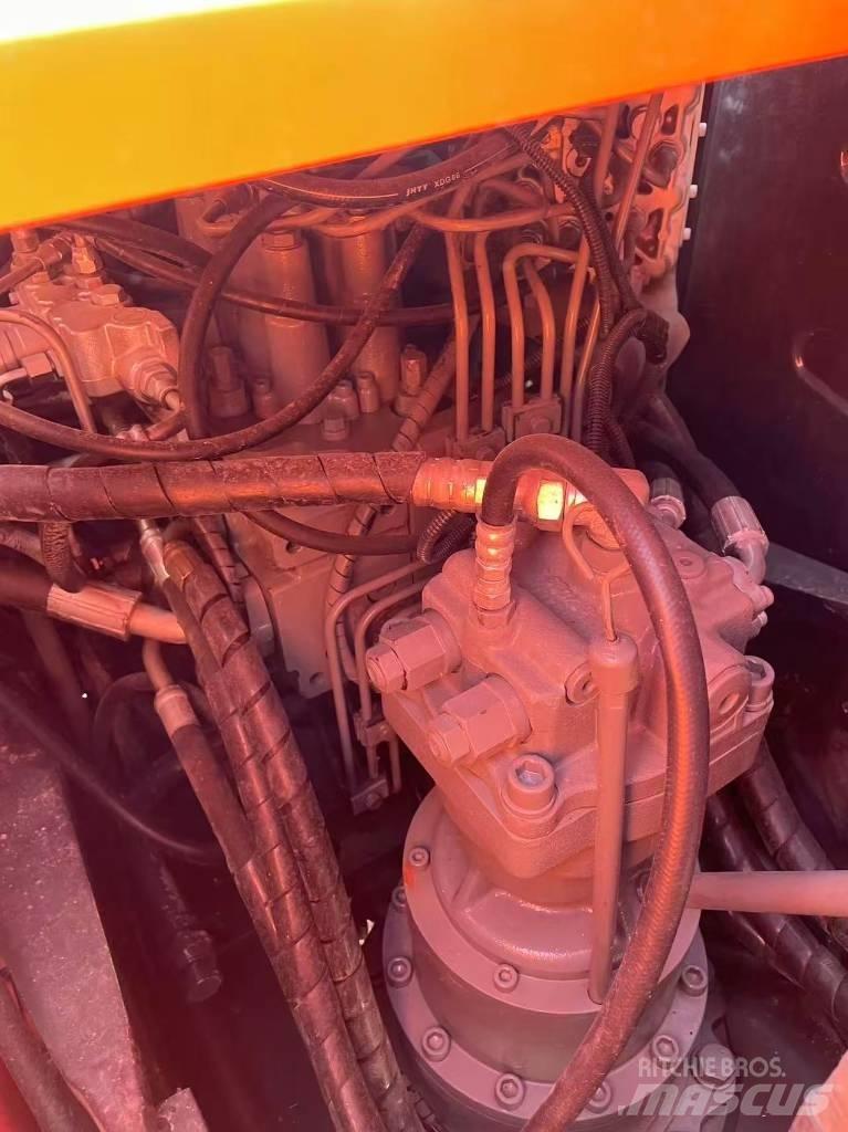 Hitachi 120 Гусеничные экскаваторы