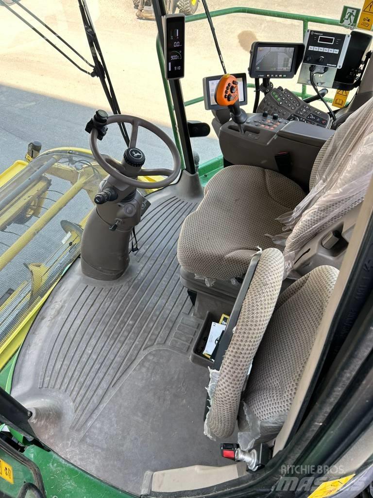 John Deere 8300i Самоходные кормоуборочные комбайны