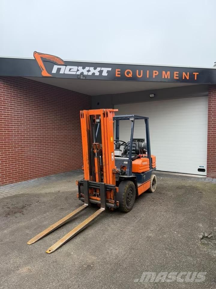 Toyota 42-5 FG 25 Газовые погрузчики