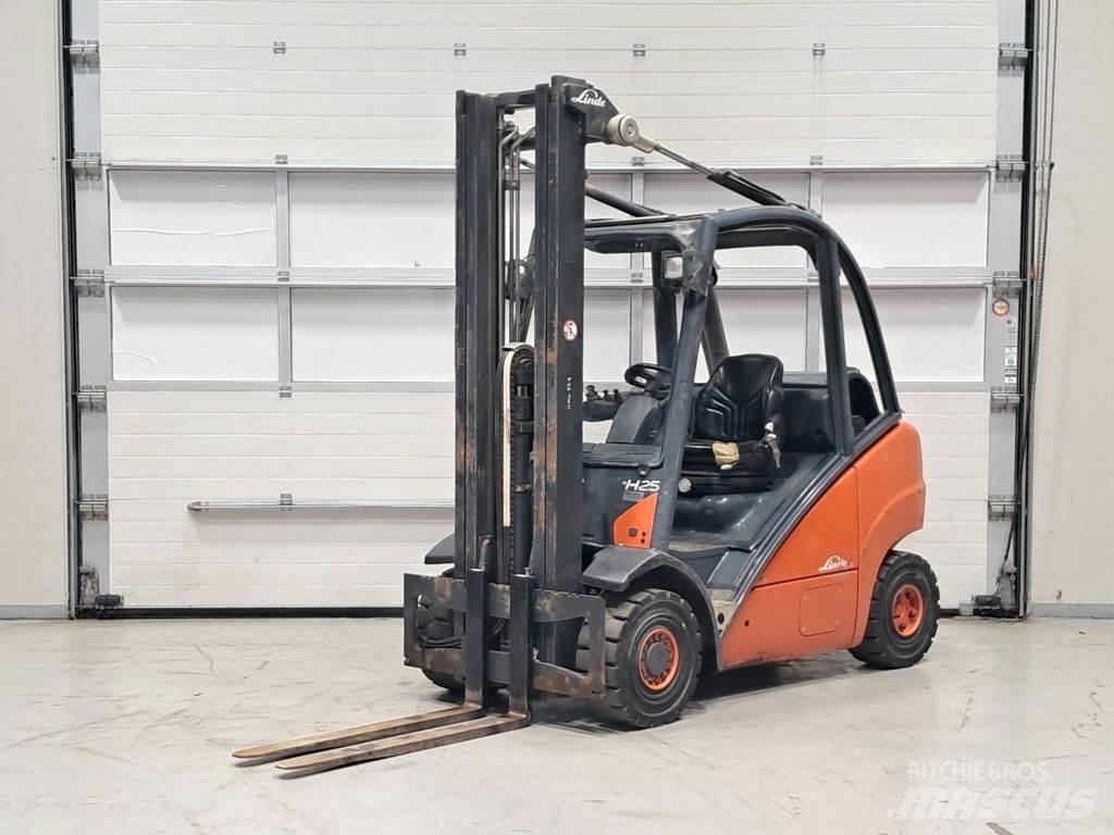 Linde H25T Газовые погрузчики