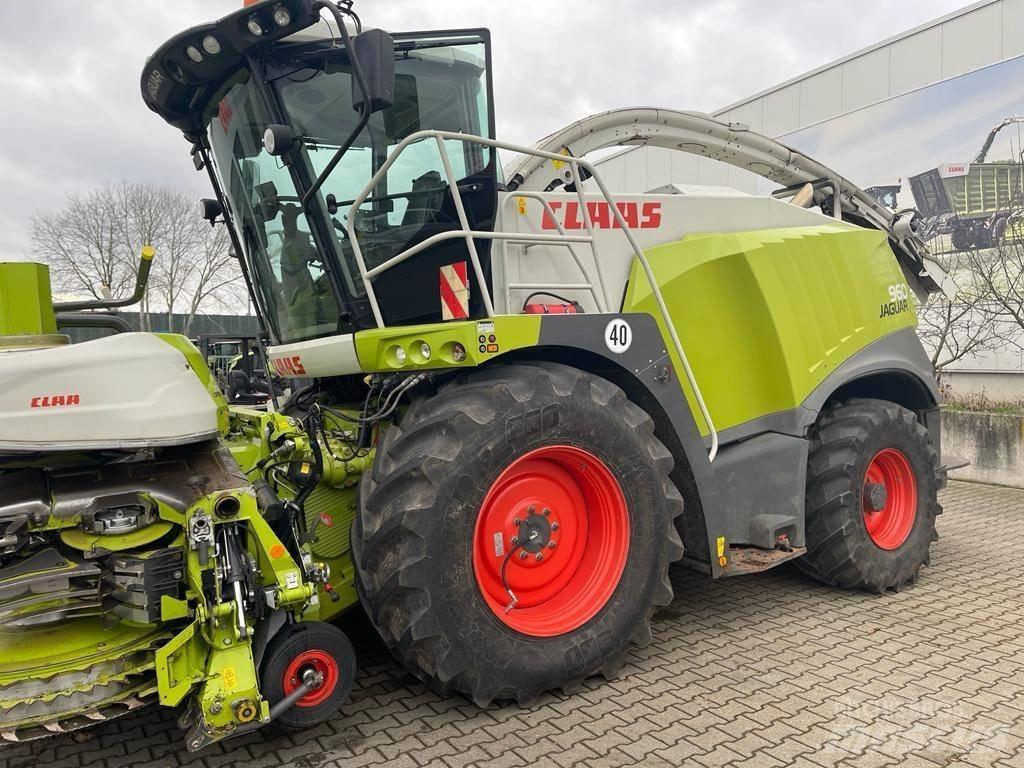 CLAAS Jaguar 960 Самоходные кормоуборочные комбайны