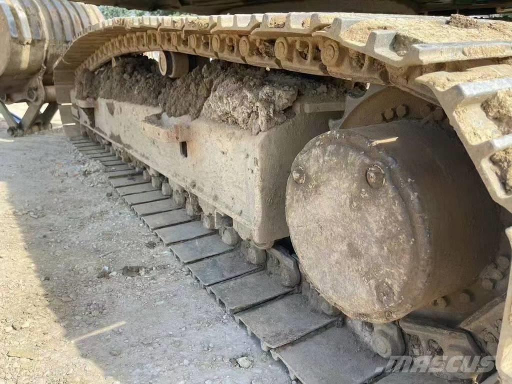 Komatsu PC 200 Гусеничные экскаваторы