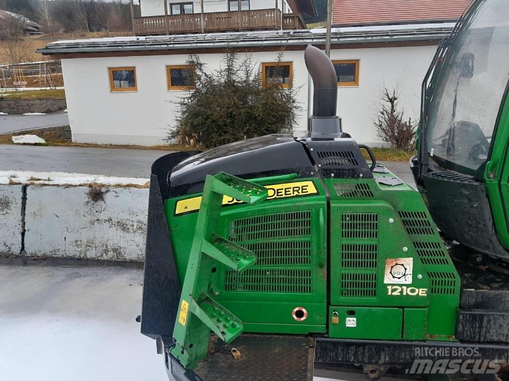 John Deere 1210 E Форвардеры