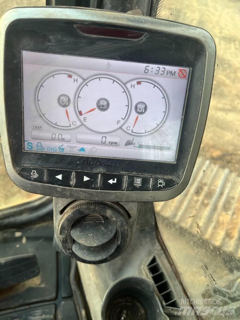 Doosan DX225LC-9C Гусеничные экскаваторы