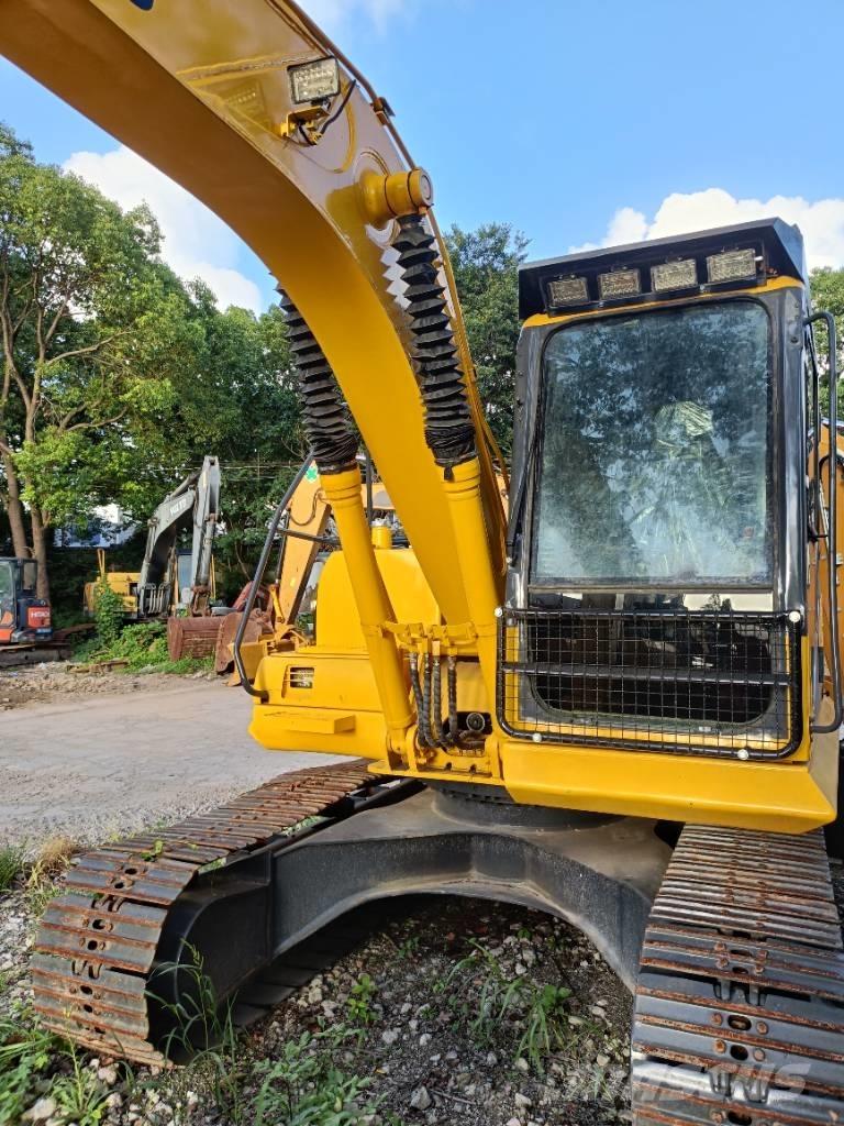 Komatsu PC 130-7 Гусеничные экскаваторы