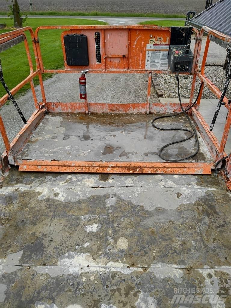 JLG 4394 RT Ножничные подъемники