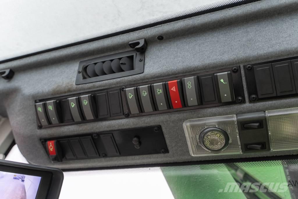 Sennebogen 821 E Колёсные экскаваторы