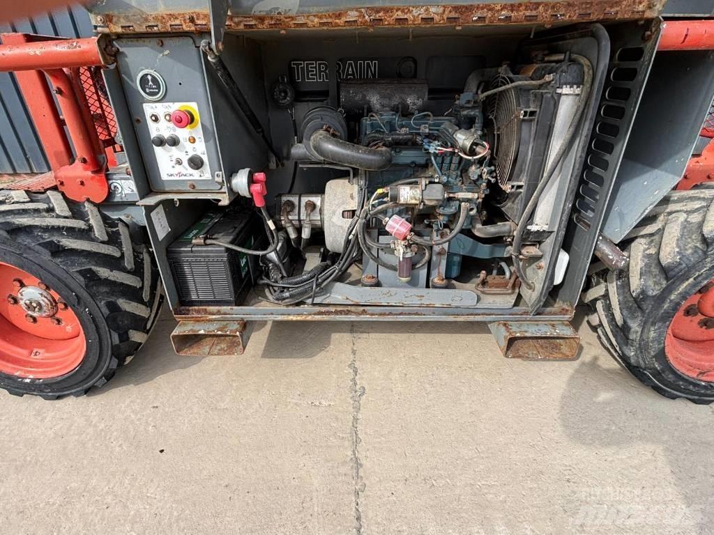 SkyJack SJ 6832 RT Ножничные подъемники