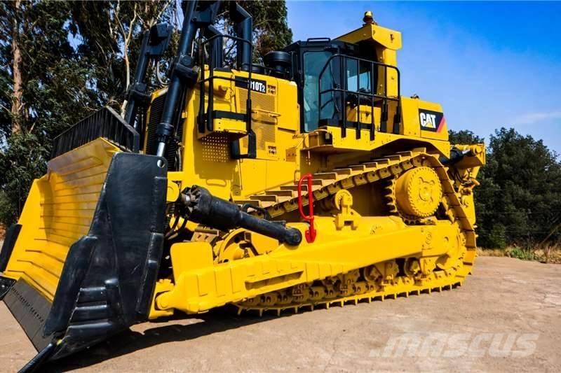 CAT D10T Гусеничные бульдозеры