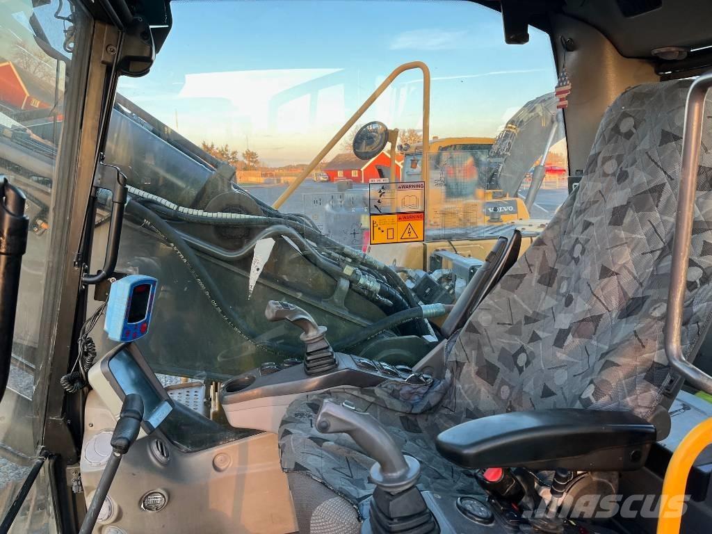 Volvo EC 160 C L Гусеничные экскаваторы