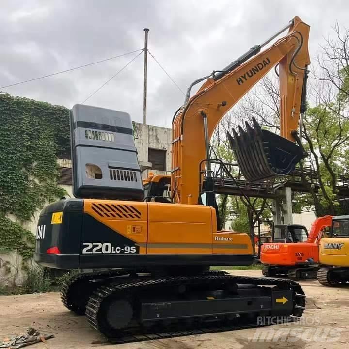 Hyundai R220LC-9S Гусеничные экскаваторы