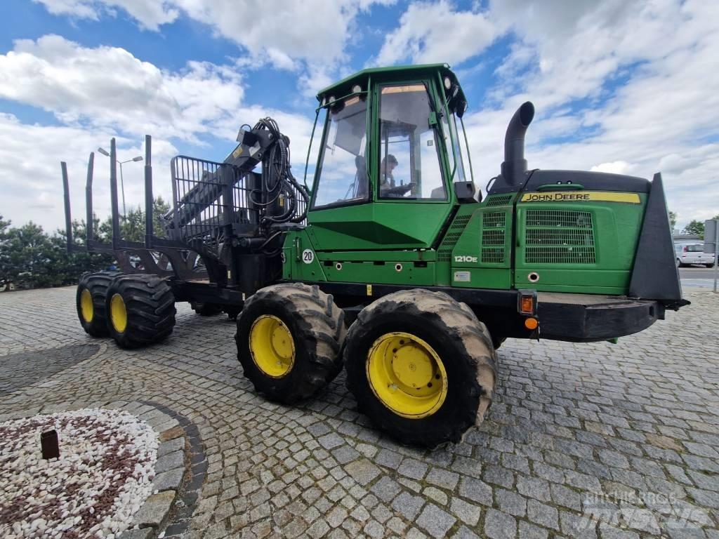 John Deere 1210 E Форвардеры