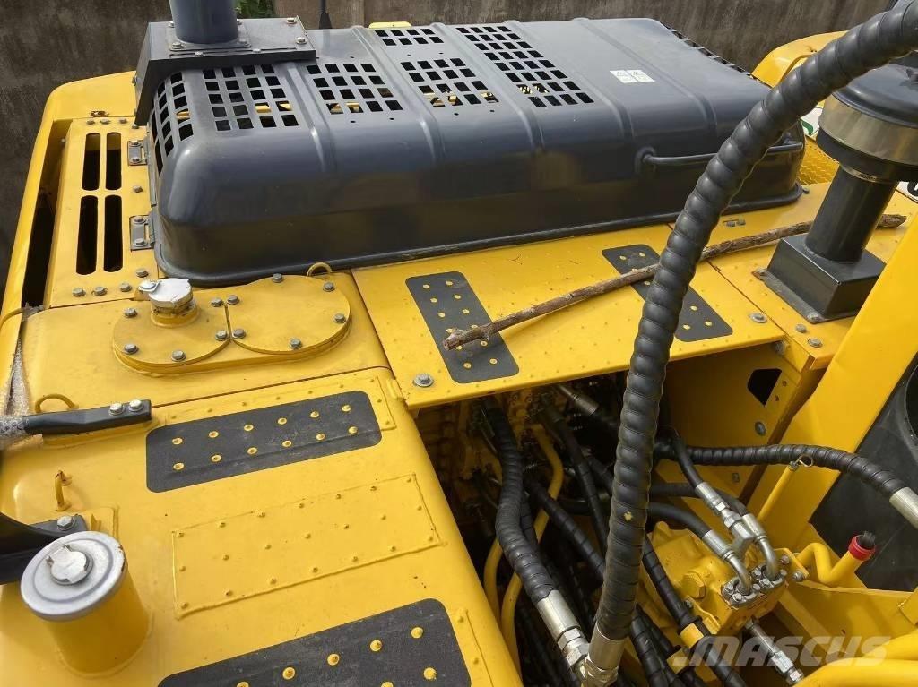 Komatsu PC 220-8 Малые экскаваторы 7т-12т