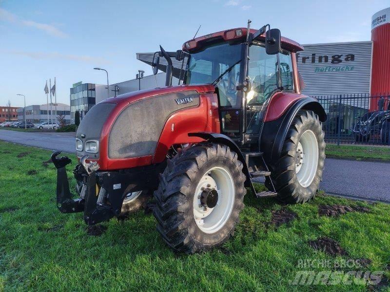 Valtra M 130 Трактора