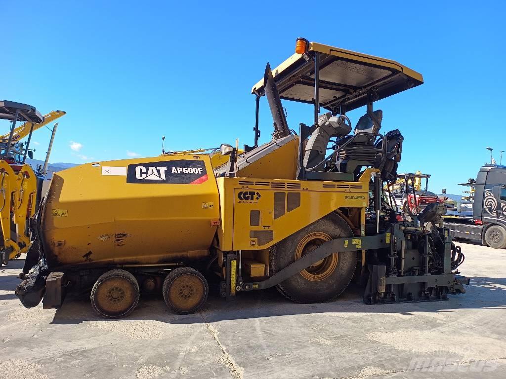 CAT AP 600F Асфальтоукладчики