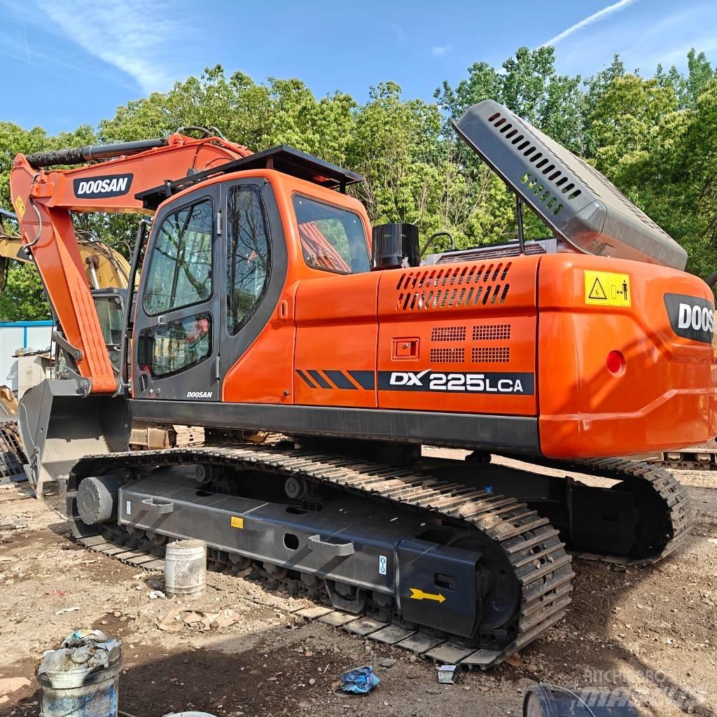 Doosan DX 225 LCA Гусеничные экскаваторы