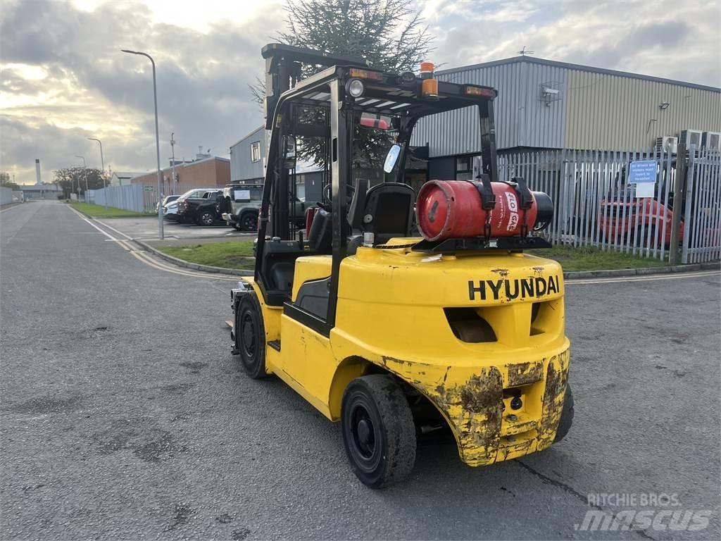 Hyundai 35L-7A Газовые погрузчики