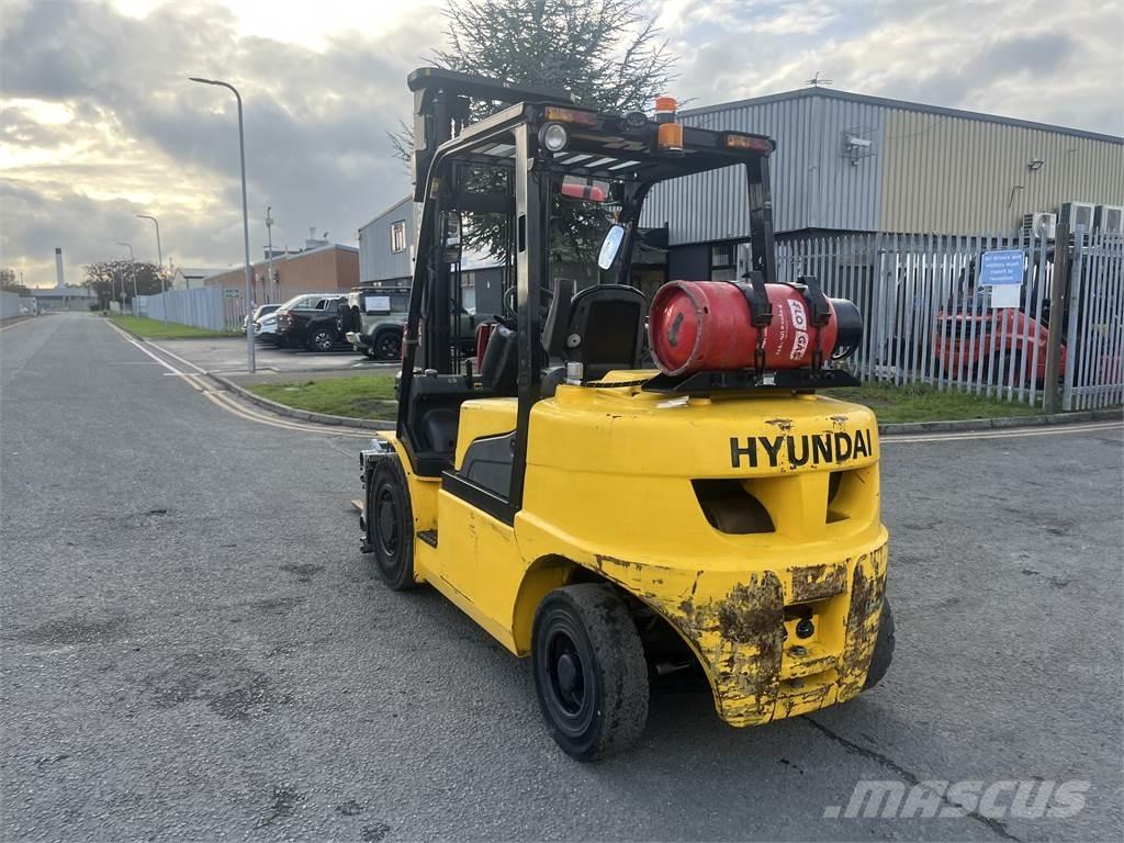 Hyundai 35L-7A Газовые погрузчики