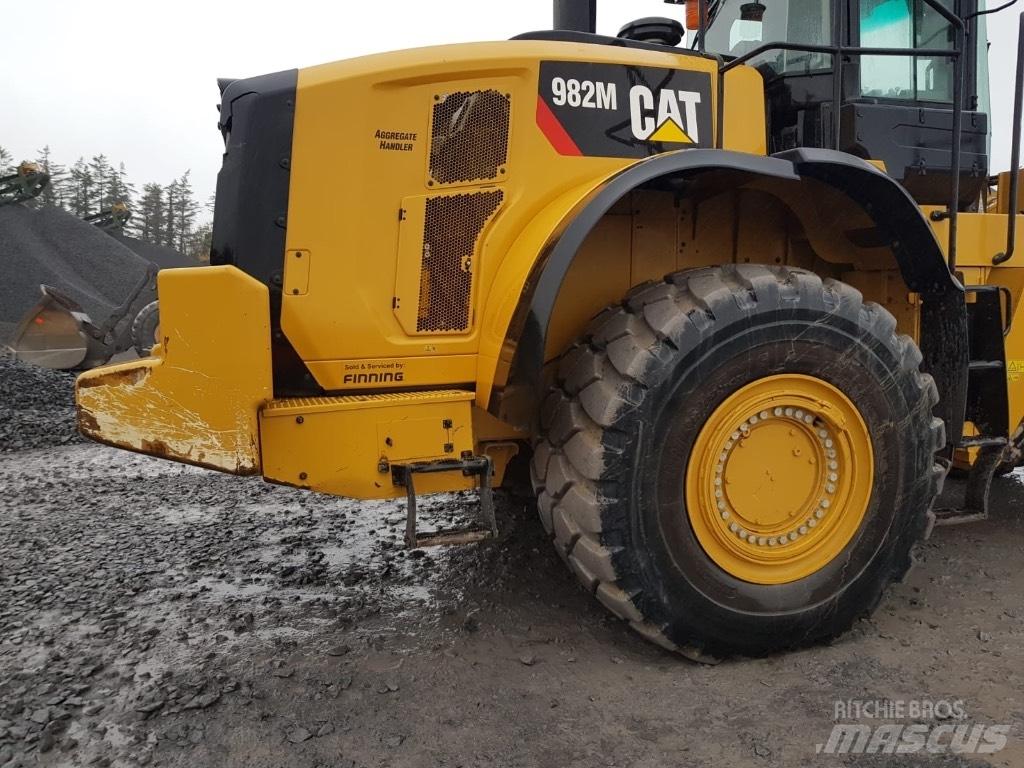CAT 982m Фронтальные погрузчики