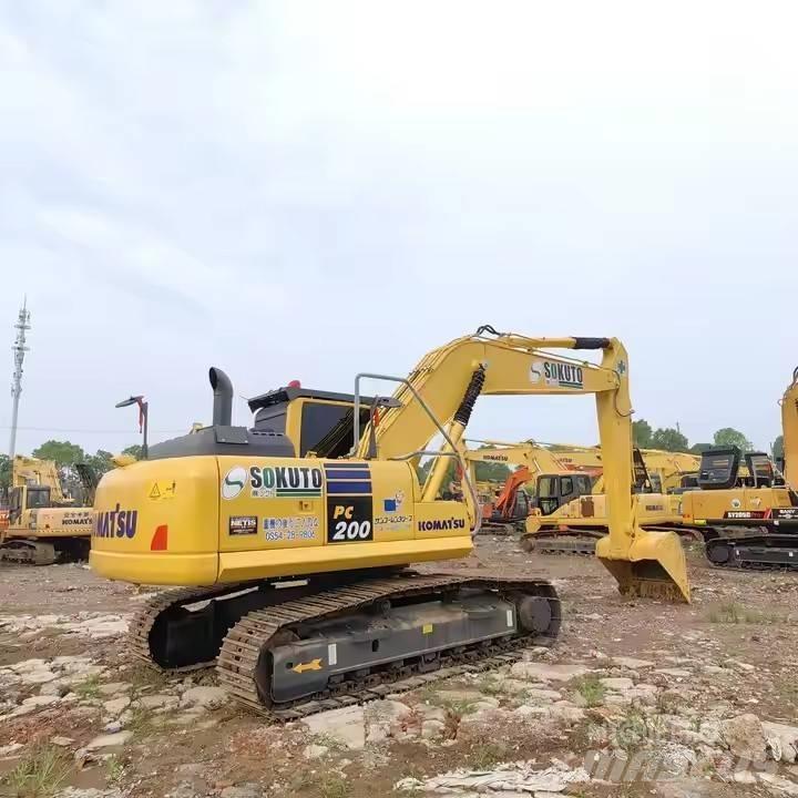 Komatsu PC200 Малые экскаваторы 7т-12т