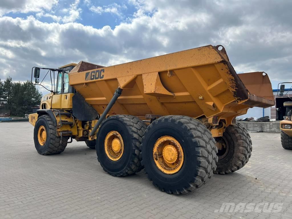 Bell B 30 D Шарнирно-сочленённые самосвалы
