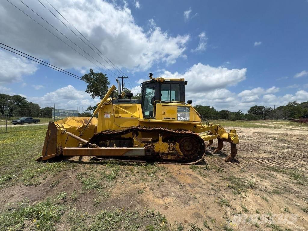Komatsu D65WX-17 Гусеничные бульдозеры