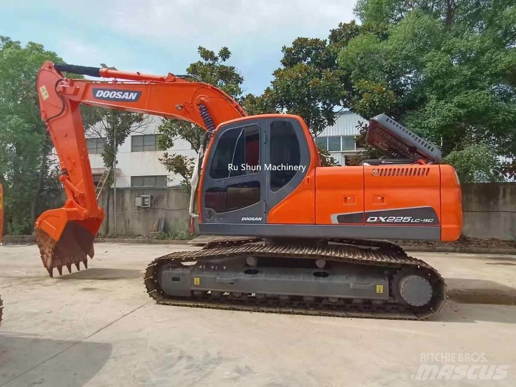 Doosan DX 225 LC Гусеничные экскаваторы