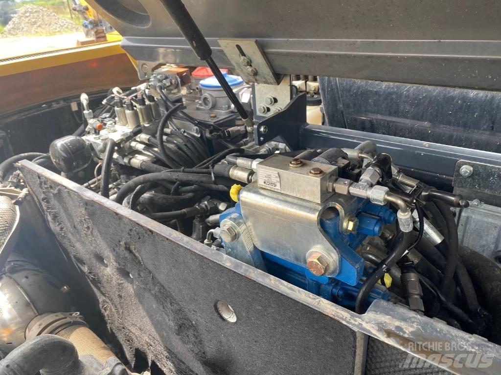 Yanmar SV 120 Гусеничные экскаваторы