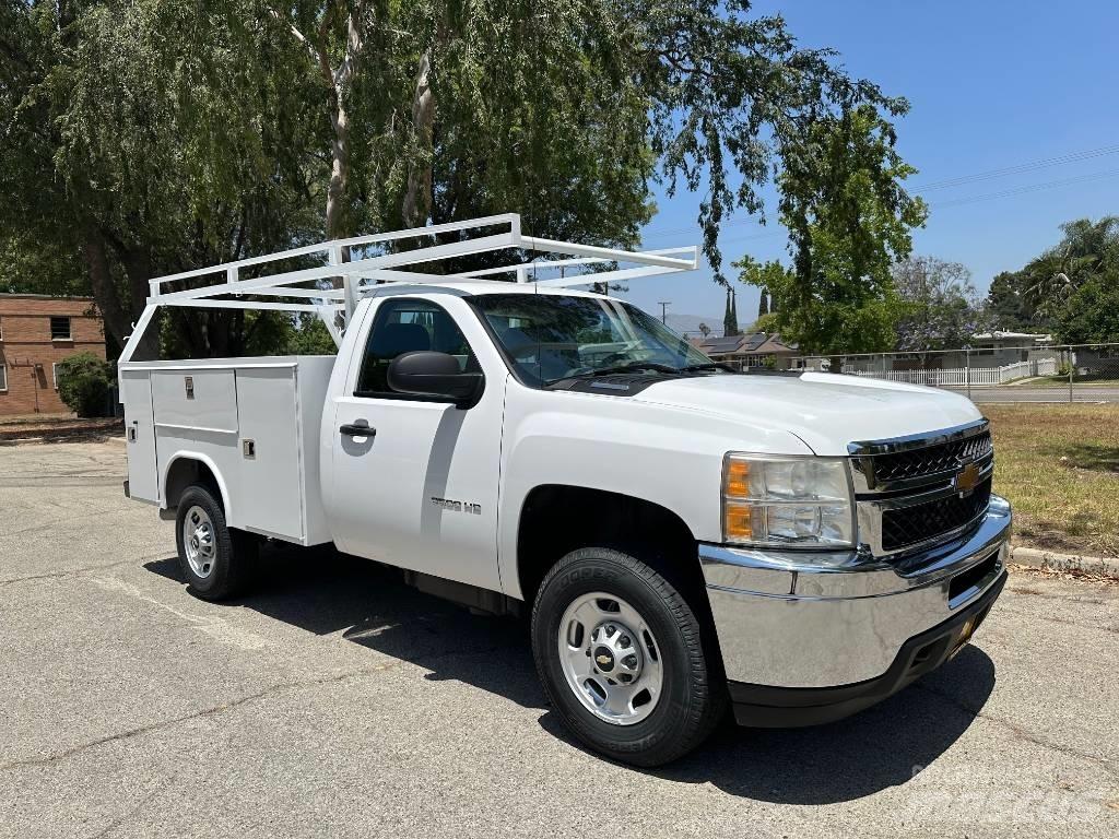Chevrolet 2500 HD Бортовые фургоны