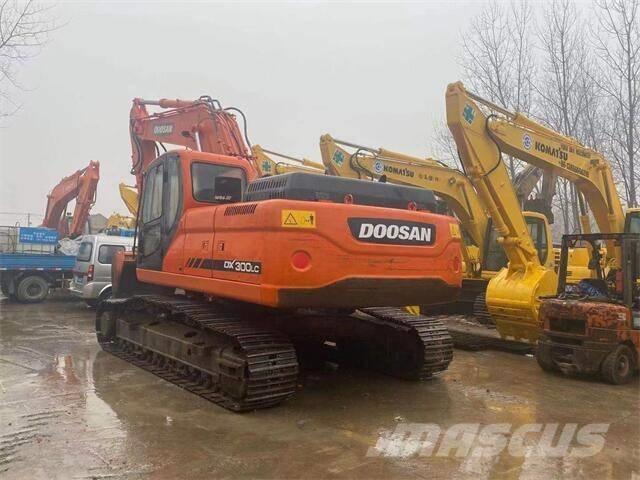 Doosan DX300 Гусеничные экскаваторы