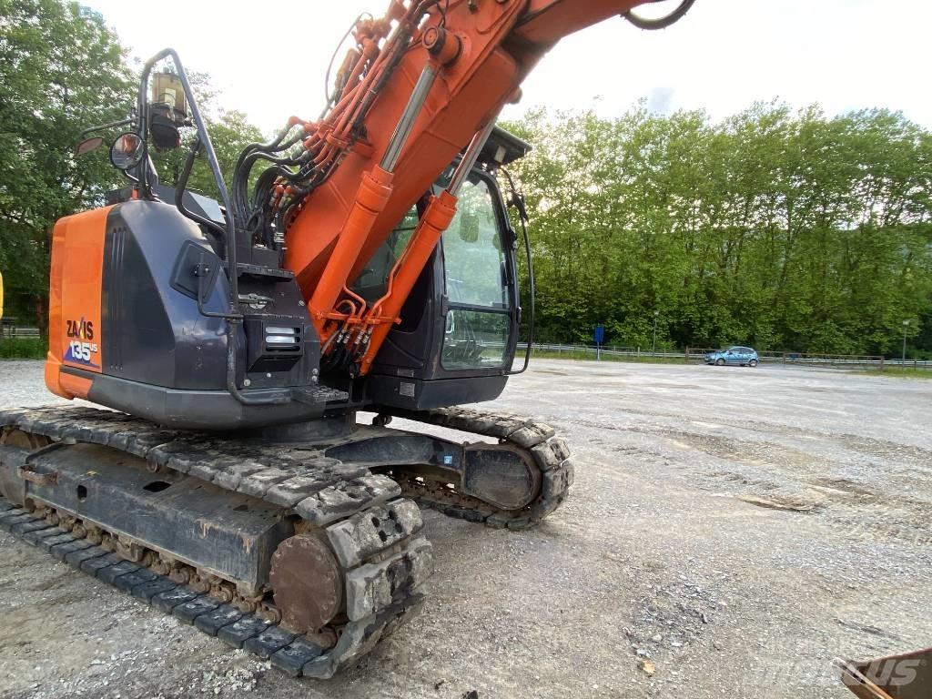 Hitachi ZX 135 US-6 Гусеничные экскаваторы