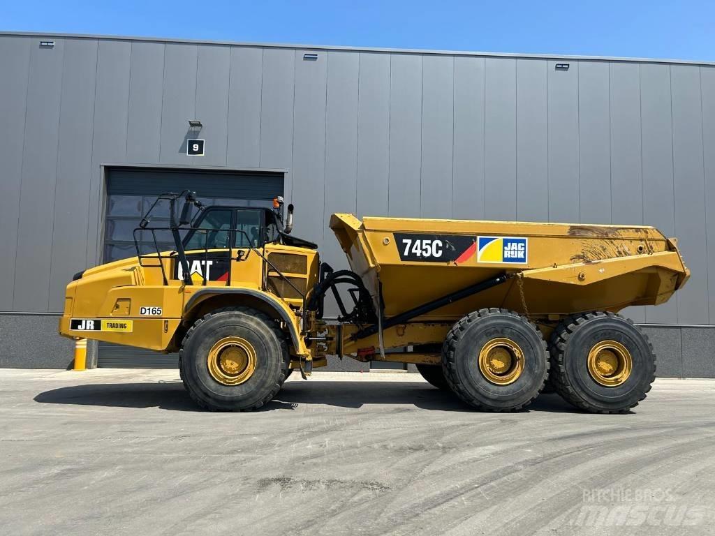 CAT 745 C Шарнирно-сочленённые самосвалы