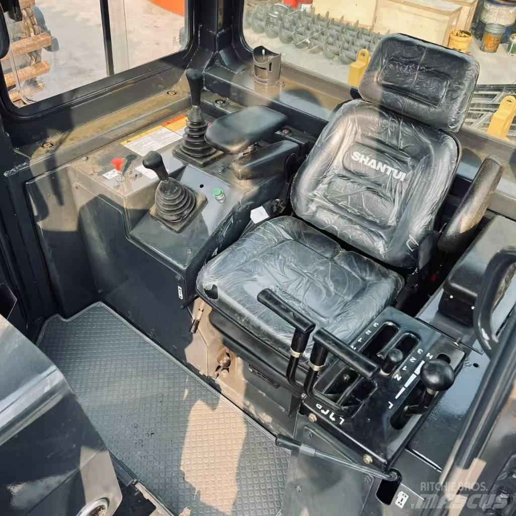 Shantui SD 22 Гусеничные бульдозеры