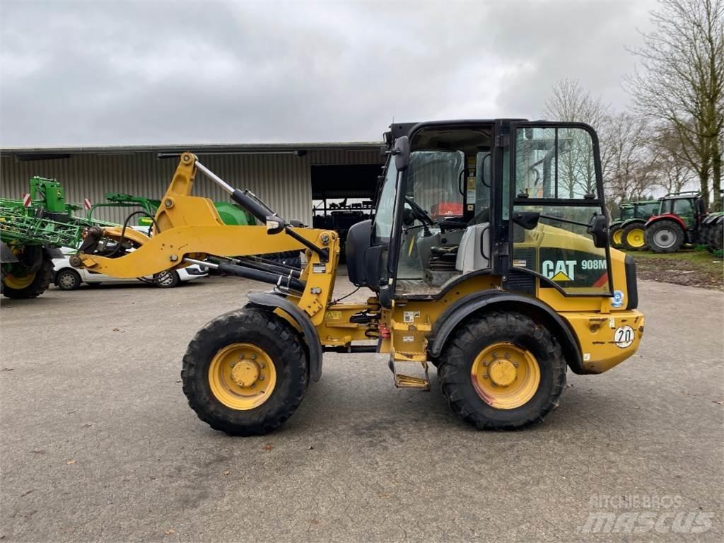CAT 908M Фронтальные погрузчики