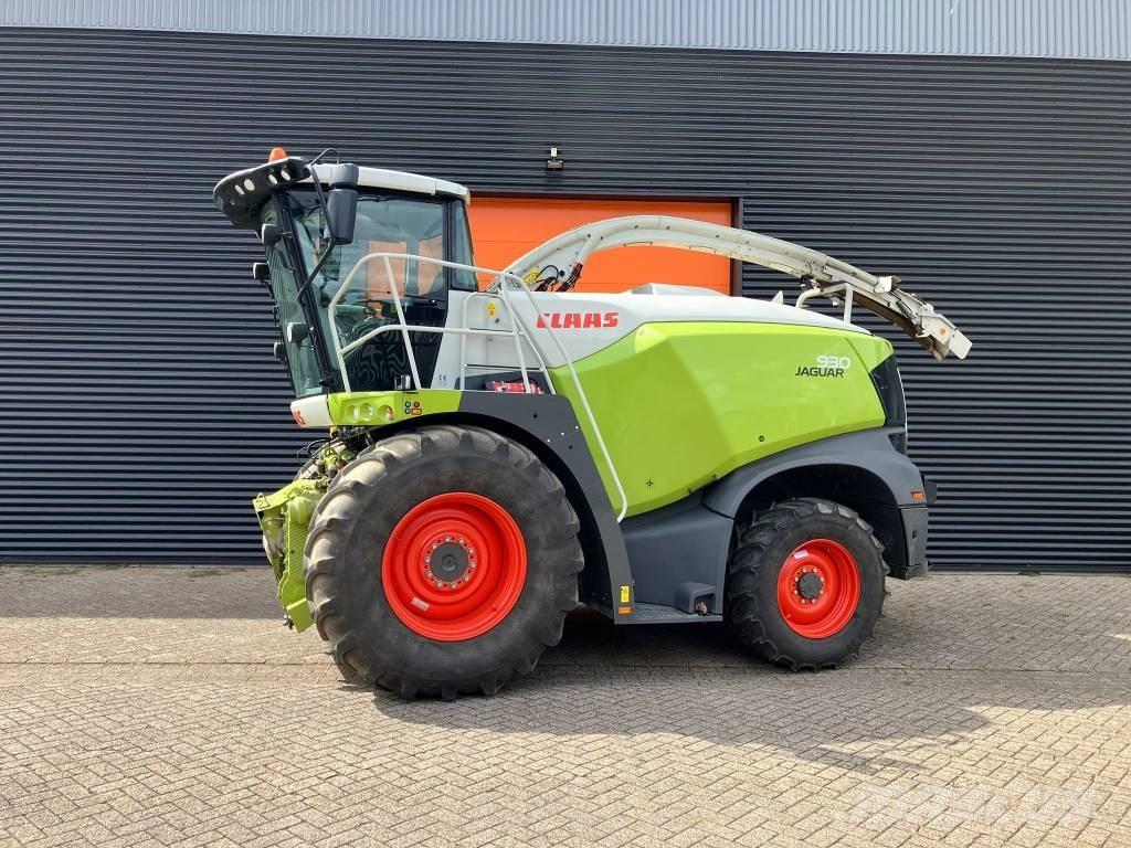 CLAAS Jaguar 930 Самоходные кормоуборочные комбайны