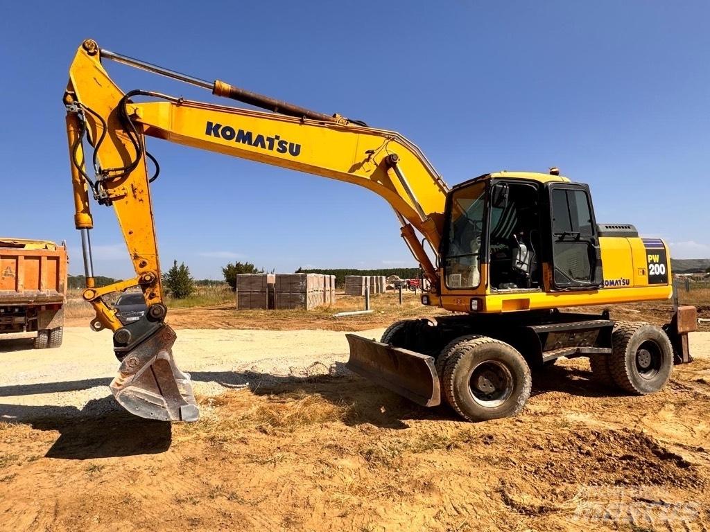 Komatsu PW 200-7K Колёсные экскаваторы