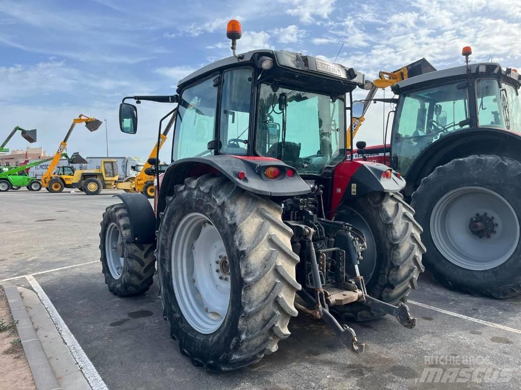 Massey Ferguson 5711 Трактора