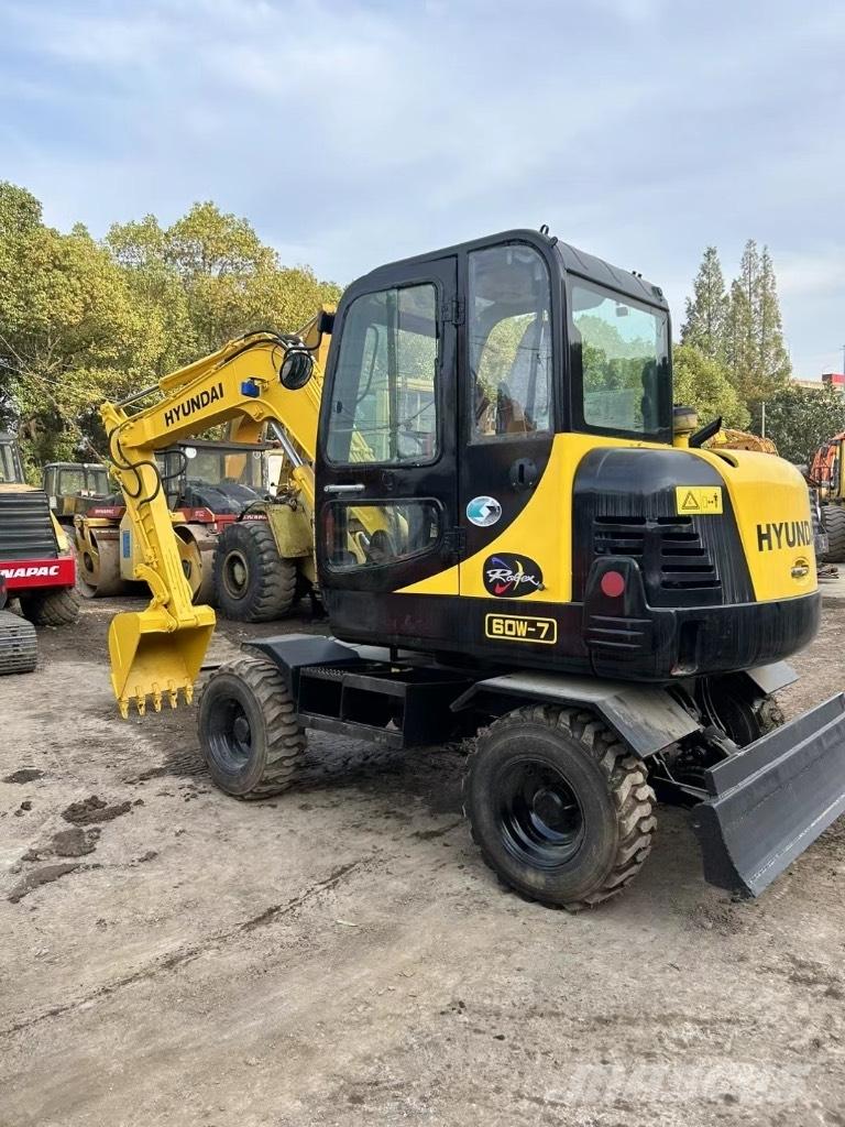Hyundai 60 W-7 Колёсные экскаваторы