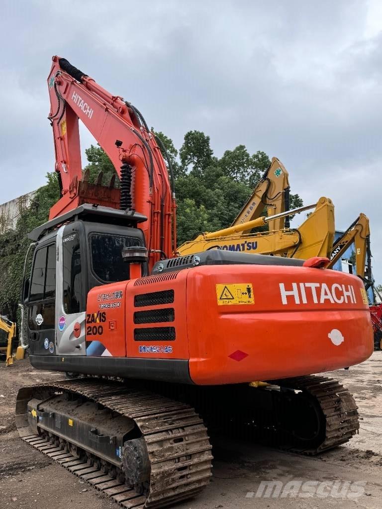 Hitachi ZX 200 Гусеничные экскаваторы