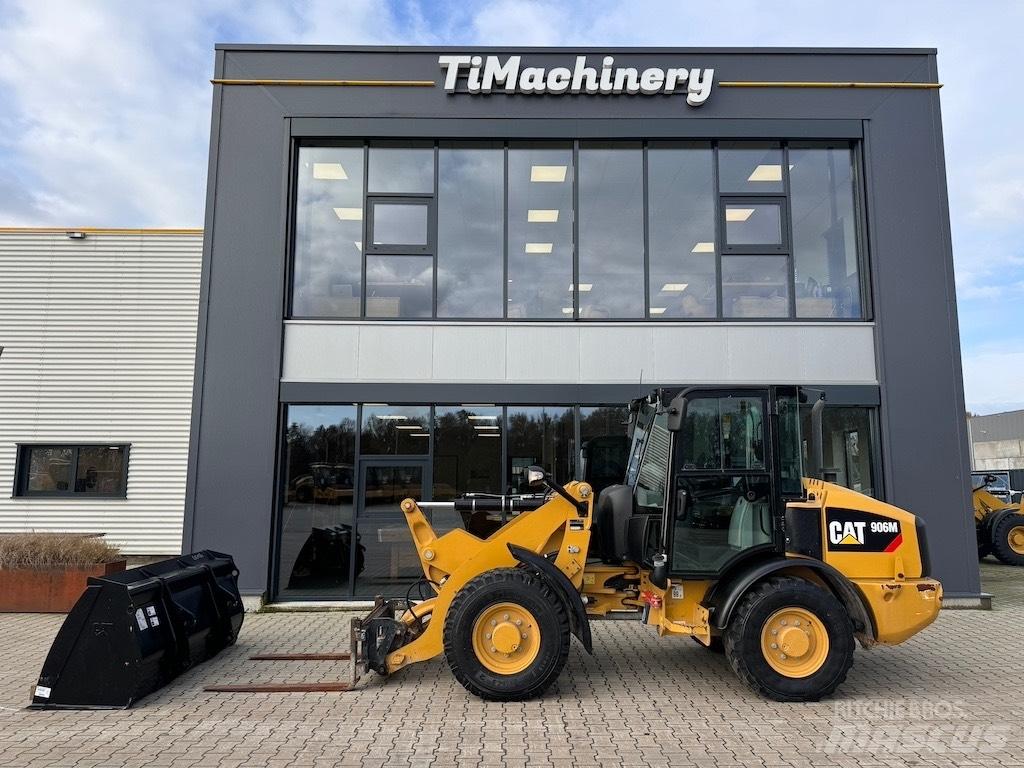 CAT 906M Фронтальные погрузчики