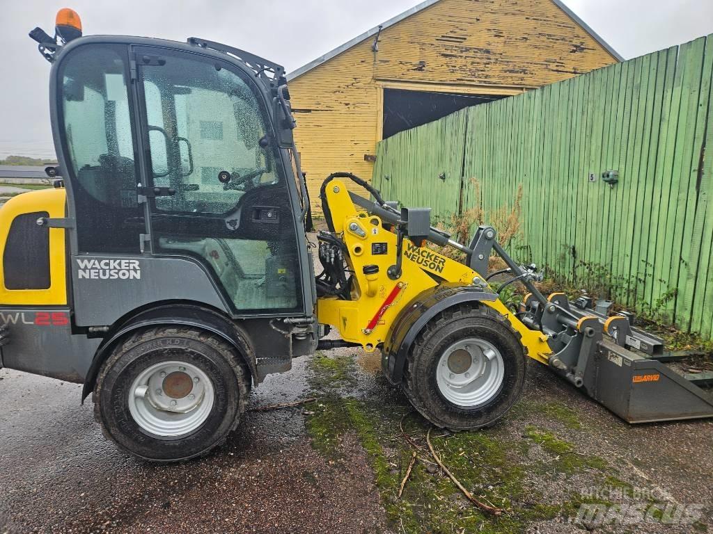 Wacker Neuson WL 25 Фронтальные погрузчики