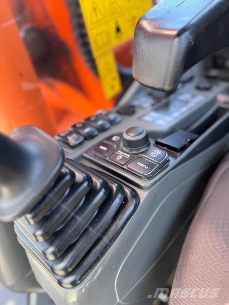 Doosan DX 140 W-3 Колёсные экскаваторы